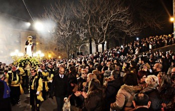 San Ant&oacute;n celebra su d&iacute;a grande rodeado de cerca de 1.500 eldenses