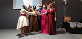 Las fallas celebran la cena de Navidad