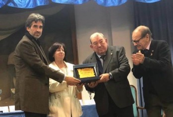 Alberto Requena recibe la Pluma de Oro del Ateneo Blasco Ib&aacute;&ntilde;ez