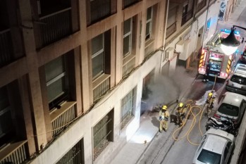 Los vecinos del antiguo edificio de la CNT piden auxilio al Ayuntamiento por su insalubridad