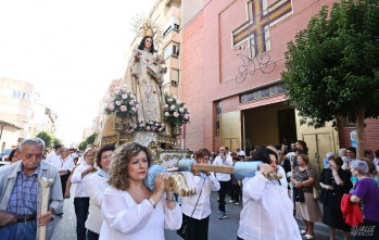 Las romer&iacute;as de la Virgen del Remedio marcan el inicio de las Fiestas Patronales de Petrer