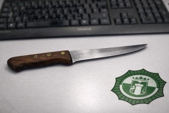 La Polic&iacute;a Local de Petrer interviene un cuchillo en la estaci&oacute;n de autobuses