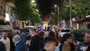 Los TEDAX se llevan la granada de Elda mientras un hombre afirma que es suya y que era falsa