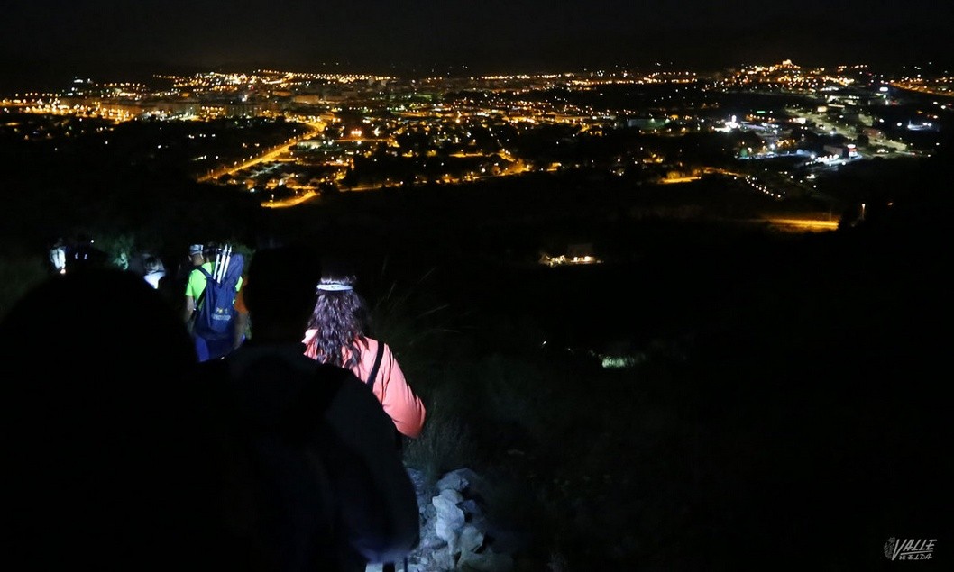 Petrer organiza ocho rutas nocturnas de senderismo para los meses de verano Petrer organiza ocho rutas nocturnas de senderismo para los meses de verano