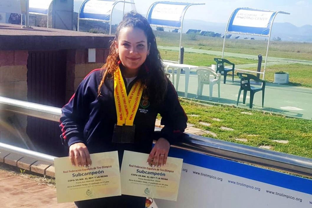La tiradora eldense Alicia Olivares consigue dos platas en la Copa del Rey La tiradora eldense Alicia Olivares consigue dos platas en la Copa del Rey