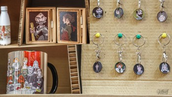 Elda vende productos promocionales con su imagen tur&iacute;stica
