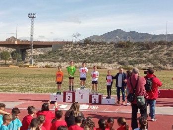Los menores viven una intensa jornada deportiva con el Cross Escolar