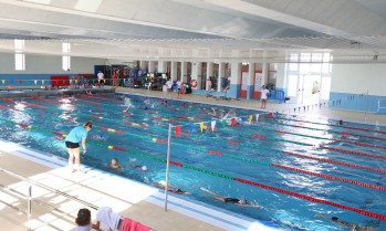  Petrer renuncia a la inversi&oacute;n de 1,2 millones para reformar la piscina municipal para aplicar ayudas sociales