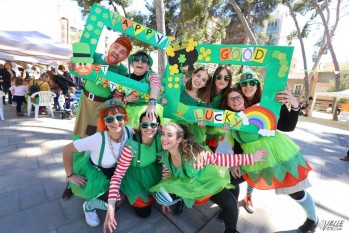 Elda se ti&ntilde;e de verde irland&eacute;s por San Patricio