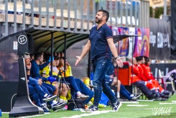 Fernando Est&eacute;vez: "El Mirand&eacute;s es un rival directo, el que no d&eacute; el m&aacute;ximo puede perder"