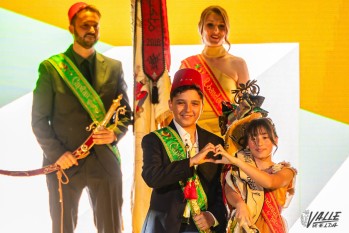 La comparsa valiente rinde homenaje a su historia