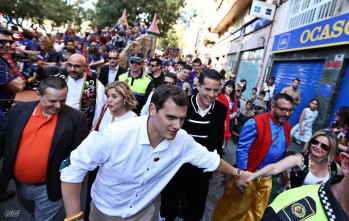 Albert Rivera revoluciona el Desfile Infantil de Elda 