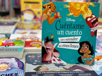 "Cu&eacute;ntame un cuento para entender mis emociones" editado por Disney