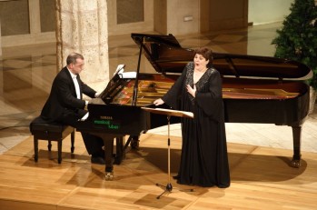 La biograf&iacute;a oficial de la soprano Ana Mar&iacute;a S&aacute;nchez se presenta el 5 de diciembre en el Teatro Castelar