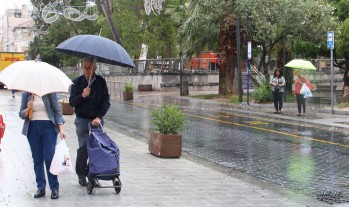 Elda y Petrer mantienen la suspensi&oacute;n de las clases para ma&ntilde;ana ante el estado de preemergencia por la lluvia