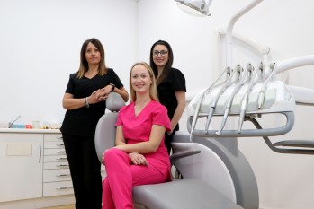La Cl&iacute;nica Dental Cristina Mart&iacute;n ampl&iacute;a su horario y su equipo para ofrecer el mejor servicio