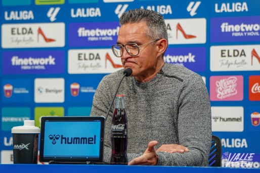 Dani Ponz: "El Eldense no ha tocado fondo"