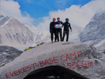 Tres eldenses hacen trekking en el Himalaya