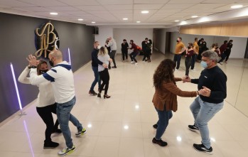 Academia Bailas oferta clases de baile espa&ntilde;ol matutinas para mayores