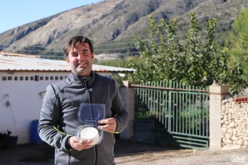 "Apuesto por mantener las tradiciones y las ra&iacute;ces de mi familia"