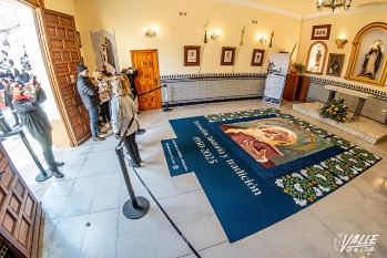 Los eldenses cumplen con la tradici&oacute;n de visitar a San Ant&oacute;n en la jornada de puertas abiertas