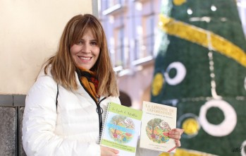 La escritora eldense Esther Jim&eacute;nez da a luz para esta Navidad  &ldquo;La Leyenda de Oxfordshire, Diario de Sue&ntilde;os&rdquo;