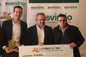 Los Moros y Cristianos de Elda reciben 1.500 euros por ser los que m&aacute;s reciclan