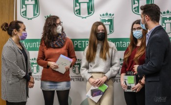 Petrer premia los mejores relatos cortos contra la Violencia de G&eacute;nero