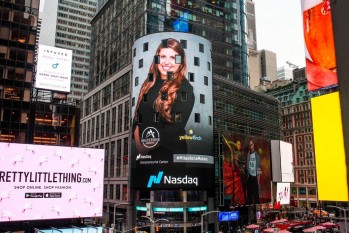 La joven Gala Gil, la primera eldense en Times Square