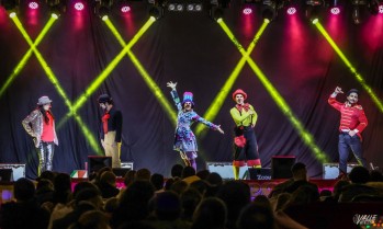 Cantajuego hace disfrutar a los ni&ntilde;os en la carpa de la Plaza Castelar