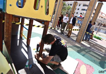 El equipo de gobierno contrata por primera vez una empresa para el mantenimiento de los juegos infantiles