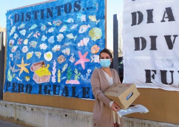 Los mayores reciben 400 tarjetas navide&ntilde;as para felicitarles las fiestas