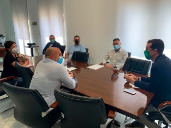 Rub&eacute;n Alfaro pedir&aacute; a la Generalitat que mantenga al personal de limpieza de los centros sanitarios
