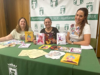 Juegos de cartas para fomentar la igualdad en los centros de Primaria y Secundaria de Petrer