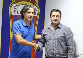 Raul Garrido llega al Deportivo Eldense para "revertir la mala situaci&oacute;n del equipo"