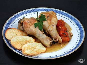Jamoncitos de pollo en su jugo