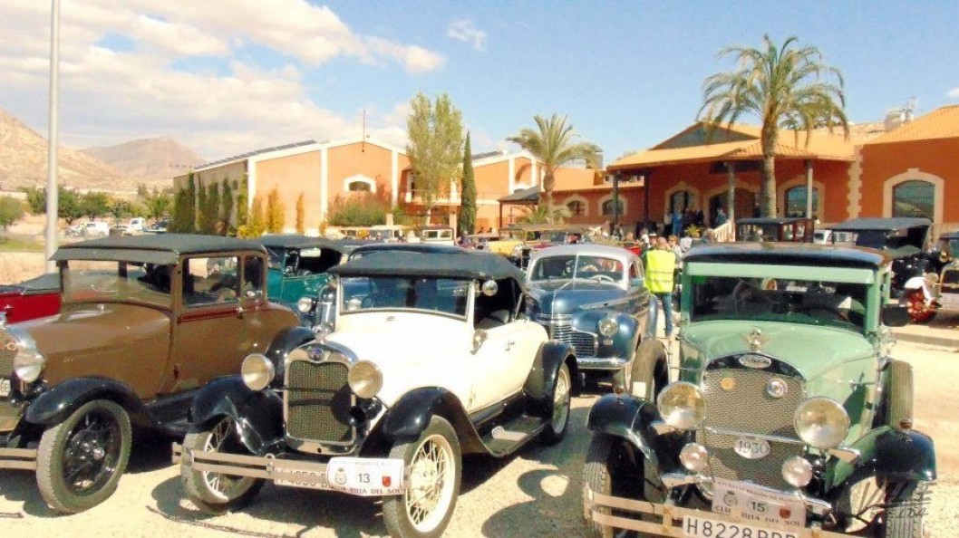 La Bodega Casa Cesilia, punto de descanso y almuerzo del Rally de Coches antiguos y clásicos La Bodega Casa Cesilia, punto de descanso y almuerzo del Rally de Coches antiguos y clásicos
