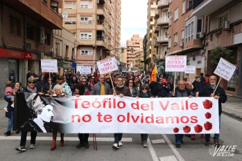 El  exministro Rodolfo Mart&iacute;n Villa y el polic&iacute;a armado que le dispar&oacute;, querellados por la muerte de Te&oacute;filo del Valle