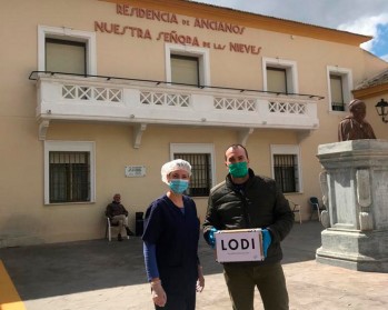 La f&aacute;brica de calzado Lodi elabora un millar de mascarillas diarias para hospitales y geri&aacute;tricos 