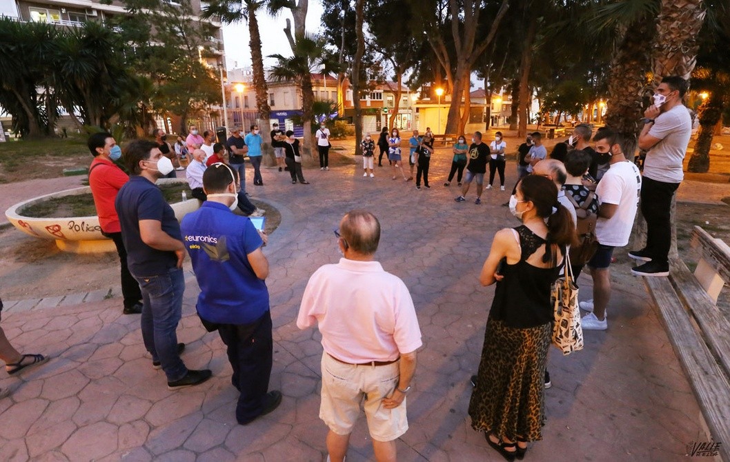 Placeros, comerciantes y vecinos de Jaime Balmes tomarán acciones contra la ubicación del mercadillo Placeros, comerciantes y vecinos de Jaime Balmes tomarán acciones contra la ubicación del mercadillo