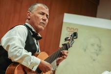 El guitarrista Miguel &Aacute;ngel Rodr&iacute;guez ofreci&oacute; un concierto