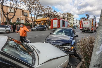 Un hombre tiene que ser excarcelado tras un accidente m&uacute;ltiple en Petrer