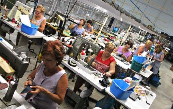 IU alerta de la p&eacute;rdida de derechos en el sector calzado de aprobarse los tratados internacionales