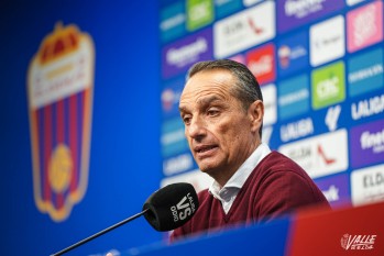 Jos&eacute; Luis Oltra: "Esta victoria es un paso m&aacute;s, pero hay que continuar trabajando"