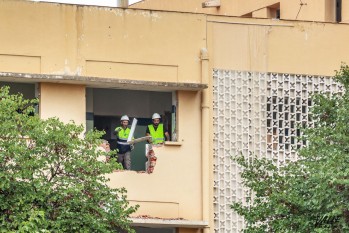 Comienzan las obras para derribar el IES Azor&iacute;n