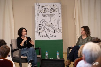 Multitudinaria presentaci&oacute;n del libro de Elisabeth Justicia "Dominga habla sola. Todas las historias que habitamos" en Elda