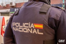 Abandonan a un hombre con un tiro en la pierna en el Hospital de Elda