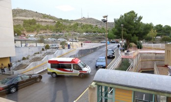 La UCI del Hospital de Elda se queda sin respiradores