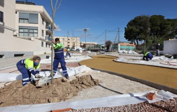 Culmina el acondicionamiento de la zona verde de la calle El Portal de Petrer