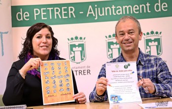 Clases de &aacute;rabe para ni&ntilde;os migrantes en Petrer